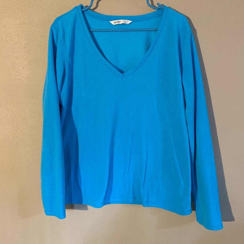old navy fleece Vneck sweater